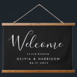 Tapisserie Suspendue Élégant script noir blanc Mariage Bienvenue<br><div class="desc">Élégante Affiche de bienvenue Mariage Script Suspendu Tapisserie. Bienvenue à votre famille et à vos amis avec ce simple modèle de signalisation mariage. Personnalisez ce panneau mariage élégant et élégant avec les noms et la date.</div>