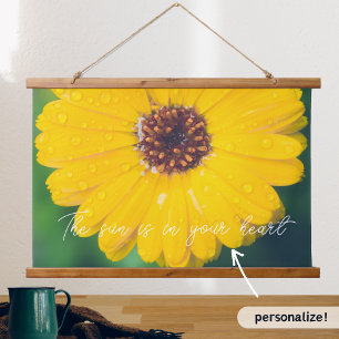 Tapisserie Suspendue Fleur jaune brillant après la pluie