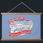 Tapisserie Suspendue Gilmore Girls | Stars Hollow Winter Festival<br><div class="desc">Célébrez le pays des merveilles hivernales de Stars Hollow avec ce design enchanteur du Festival d'hiver. Avec ses bâtiments enneigés,  ses lumières scintillantes et ses décorations festives,  cette oeuvre met en valeur la chaleur et l'esprit communautaire de la période des fêtes de la ville.</div>