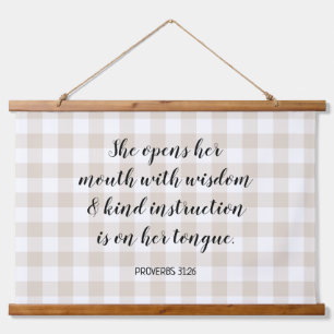 Tapisserie Suspendue Gingham Calligraphie Verset de la Bible Beige Clai