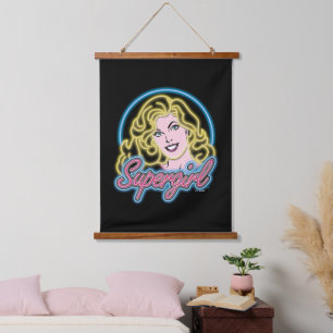 Tapisserie Suspendue Graphique des lumières de Neon Retro Supergirl