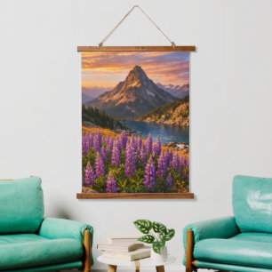 Tapisserie Suspendue Lac de montagne au coucher du soleil et lupins vio