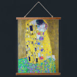 Tapisserie Suspendue Le Kiss, Gustav Klimt<br><div class="desc">Gustav Klimt (14 juillet 1862 - 6 février 1918) était un peintre symboliste autrichien et l'un des membres les plus importants du mouvement de sécession de Vienne. Klimt est réputé pour ses peintures, ses peintures murales, ses croquis et autres objets d'art. En plus de ses oeuvres figuratives, qui comprennent des...</div>