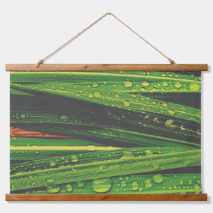 Tapisserie Suspendue Les gouttes de pluie sur l'herbe