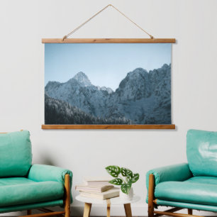 Tapisserie Suspendue Montagnes superbes et forêt d'épinettes