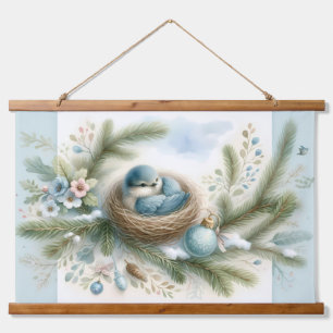 Tapisserie Suspendue Nid d'oiseau bleu avec des ornements dans les pins