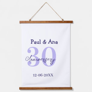 Tapisserie Suspendue nom de lettre gras violet 30e anniversaire simple