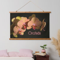 Orchidées roses corail dramatiques Photographie fl