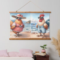 Poulets en maillots de bain en bord de mer