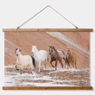 Tapisserie Suspendue Ranch Hideout avec petit troupeau de chevaux dans