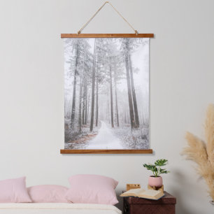 Tapisserie Suspendue Route mystérieuse dans une forêt de brouillard gel