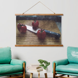 Tapisserie Suspendue Trois tomates rouges sur une planche à découper