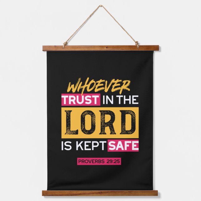 Tapisserie Suspendue Whoever Trusts in the Lord Is Kept Safe Quote (Recto)