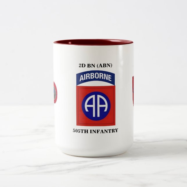 Tasse 2 Couleurs 2D INFANTERIE de MILLIARD (ABN) la 505TH ATTAQUENT (Centre)