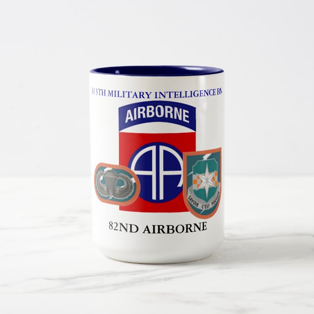 TASSE 2 COULEURS 313E RENSEIGNEMENT MILITAIRE BN 82E AIRBORNE (Centre)