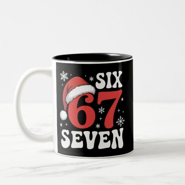 Tasse 2 Couleurs 67 Santa Hat Christmas Six Seven Funny Sayings (Gauche)
