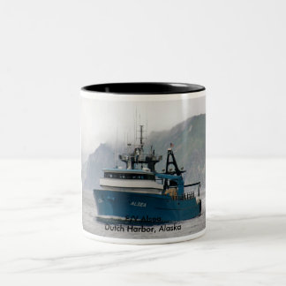 Tasse 2 Couleurs Alsea, pêchant le chalutier dans le port