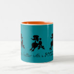 Tasse 2 Couleurs Amants noirs de caniche<br><div class="desc">Cette tasse colorée comporte trois caniches noirs et la citation la "vie est meilleure avec un CANICHE". Dans l'aqua et l'orange d'amusement cette tasse est sûre d'être notée et aimée. Le cadeau parfait pour n'importe qui qui a un caniche noir ou juste aime simplement tout caniche ! Disponible dans beaucoup...</div>
