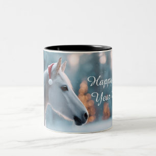 Tasse 2 Couleurs Année du Cheval 2026 : Cheval à Père Noël Casquett