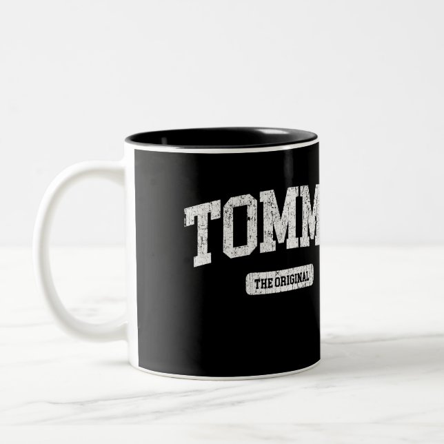 Tasse 2 Couleurs Anniversaire de la Fierté de prénom Tommy (Gauche)