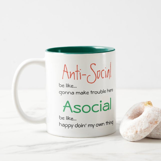 Tasse 2 Couleurs Asocial pas antisocial : Introvert positif Slogan (Avec donut)