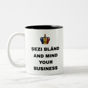 TASSE 2 COULEURS ASSIEDS-TOI BIEN ET OCCUPE-TOI DE TES AFFAIRES