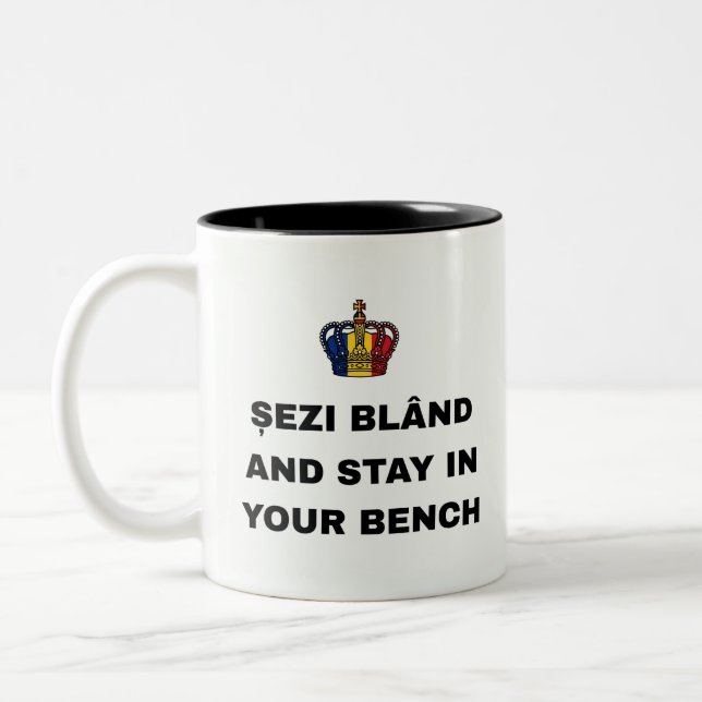 TASSE 2 COULEURS ASSIEDS-TOI DOUCEMENT ET RESTE DANS TON BANC (Gauche)
