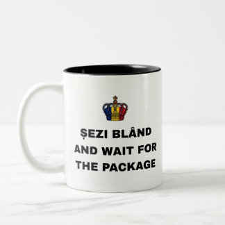 TASSE 2 COULEURS ASSIEDS-TOI ET ATTENDS LE COLIS