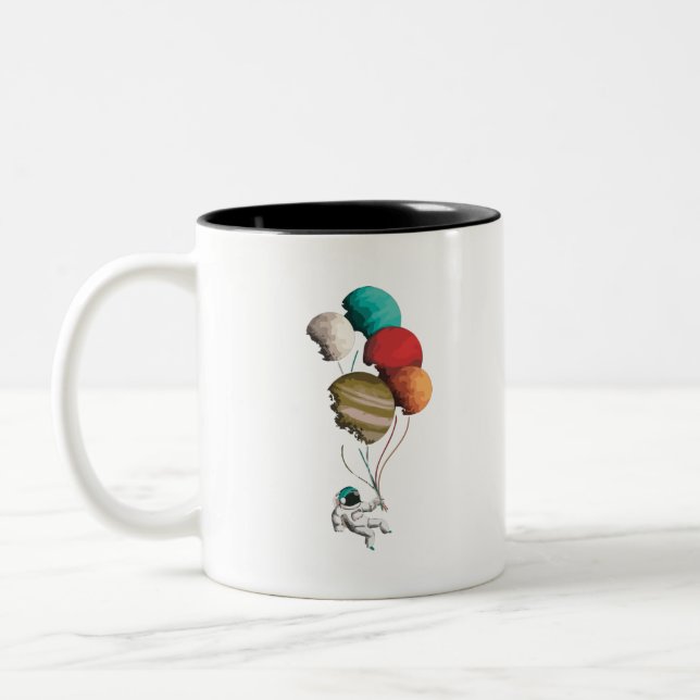 Tasse 2 Couleurs Astronaut Holding Planet Balloons Solar System (Gauche)