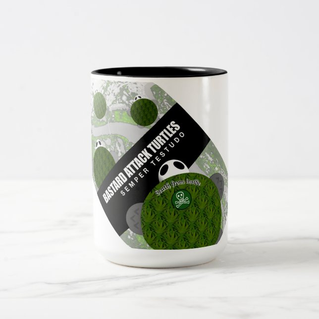 Tasse 2 Couleurs Attaquer les tortues (Centre)