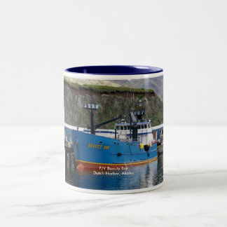 Tasse 2 Couleurs Baie de beauté, bateau de crabe dans le port
