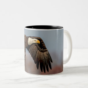 Tasse 2 Couleurs Bald Eagle en vol