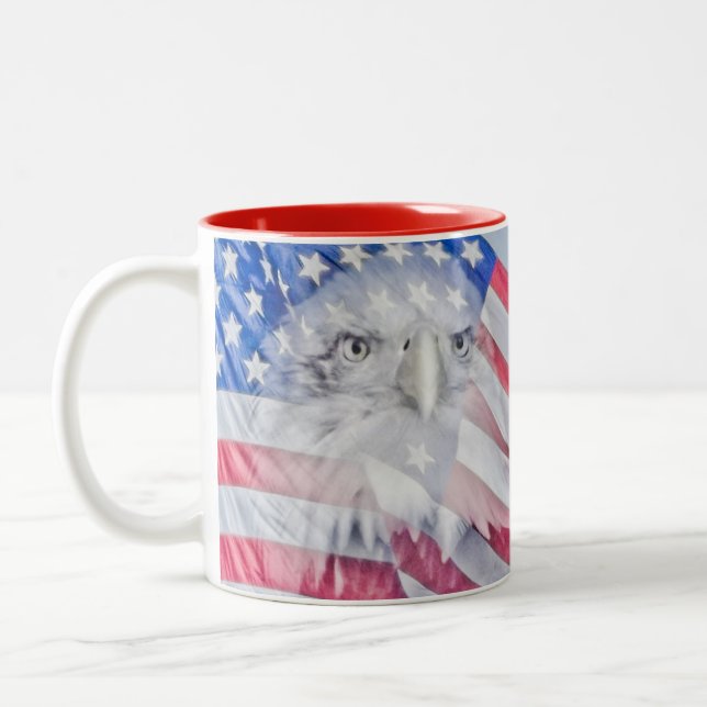 Tasse 2 Couleurs Bald Eagle et le drapeau américain (Gauche)