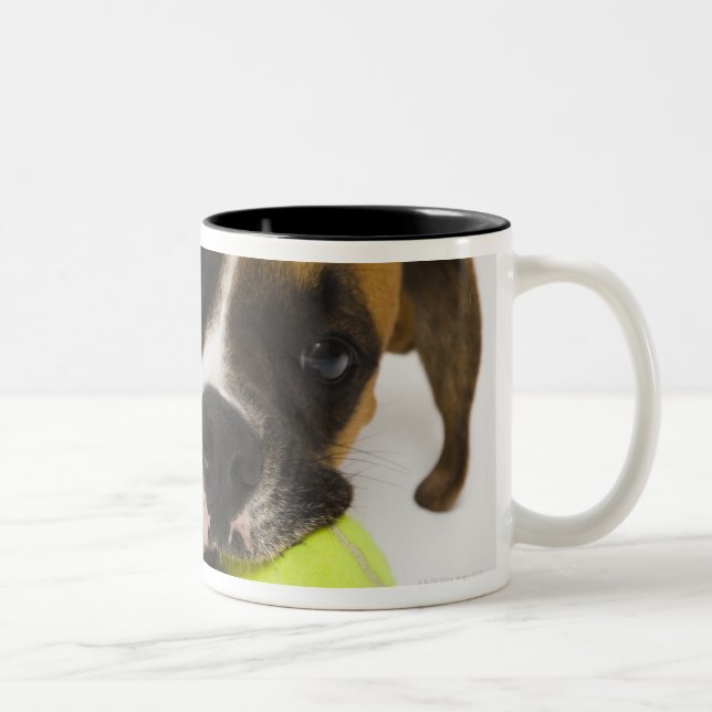 Tasse 2 Couleurs Balle de tennis acérée de chien (Droit)