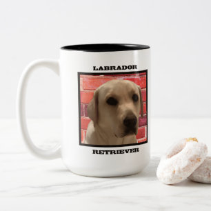Tasse 2 Couleurs Beau chien de repérage du Labrador jaune