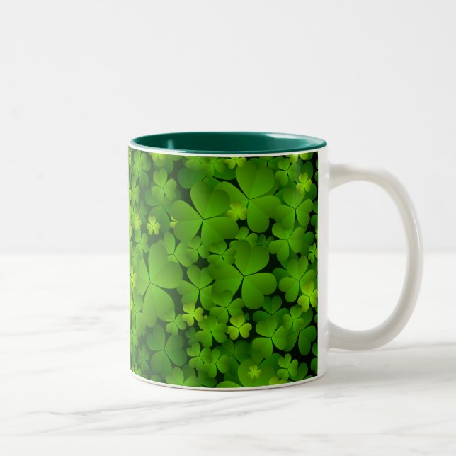 Tasse 2 Couleurs Beau Shamrock irlandais (Droit)