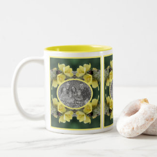 Tasse 2 Couleurs Beetle sur Wild Mullein Flower Ajoutez votre photo