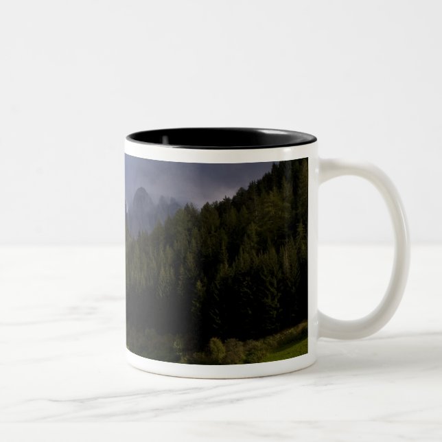 Tasse 2 Couleurs Belle église isolée et solitaire appelée Rainui (Droit)