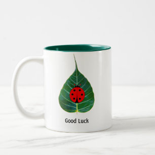 Tasse 2 Couleurs Bonne chance Ladybug sur la feuille