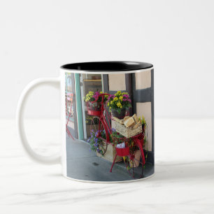 Tasse 2 Couleurs Boulangerie dans un panier de vélo à Solvang en co