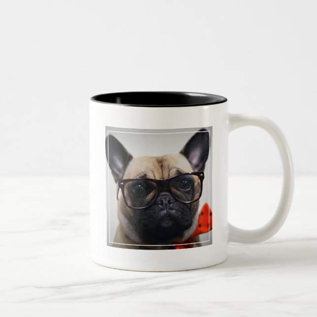 Tasse 2 Couleurs Bouledogue français avec les verres et la cravate (Droit)