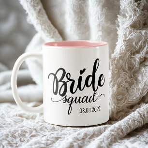 Tasse 2 Couleurs 'Bride Squad' écriture noire moderne personnalisée