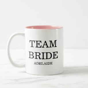 Tasse 2 Couleurs Bridesmaid rose moderne minimaliste