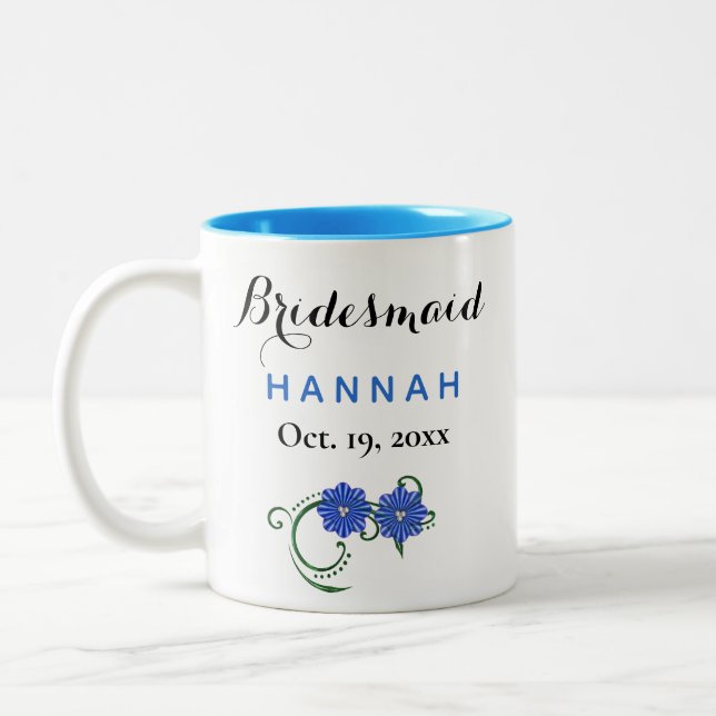 Tasse 2 Couleurs Bridesmaid Typographie moderne Fleurs bleues Maria (Gauche)