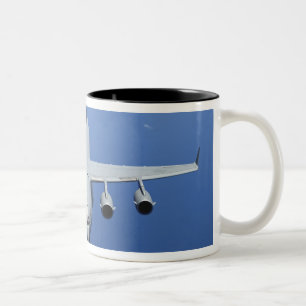 Tasse 2 Couleurs C.A. - 17 Globemaster III approche le boom