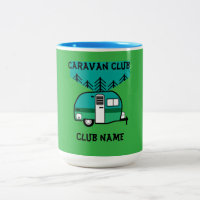 Campeurs heureux Caravançant Caravanes amusantes