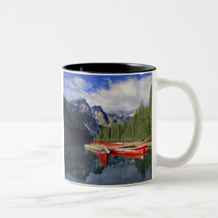 Tasse 2 Couleurs Canada, Alberta, lac Moraine. La surface vitreuse