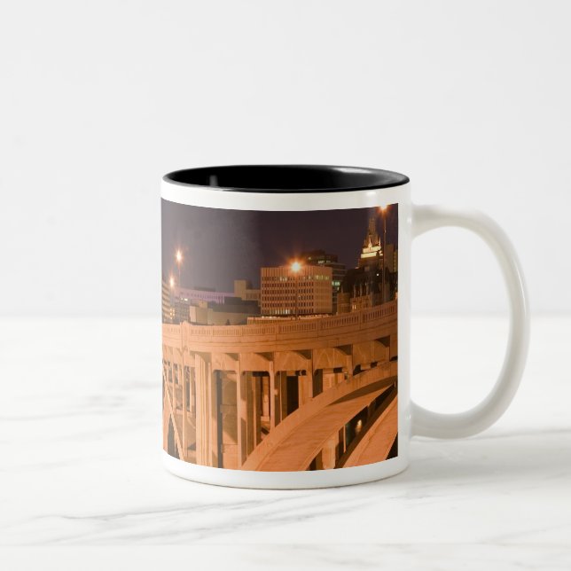 Tasse 2 Couleurs Canada, Saskatchewan, Saskatoon: Broadway (Droit)