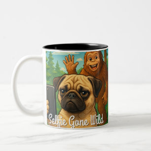 Tasse 2 Couleurs Carlin drôle Bigfoot Photobomb - Selfie Gone Wild
