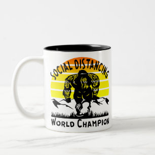 Tasse 2 Couleurs Champion du Monde Distances Sociales Bigfoot #